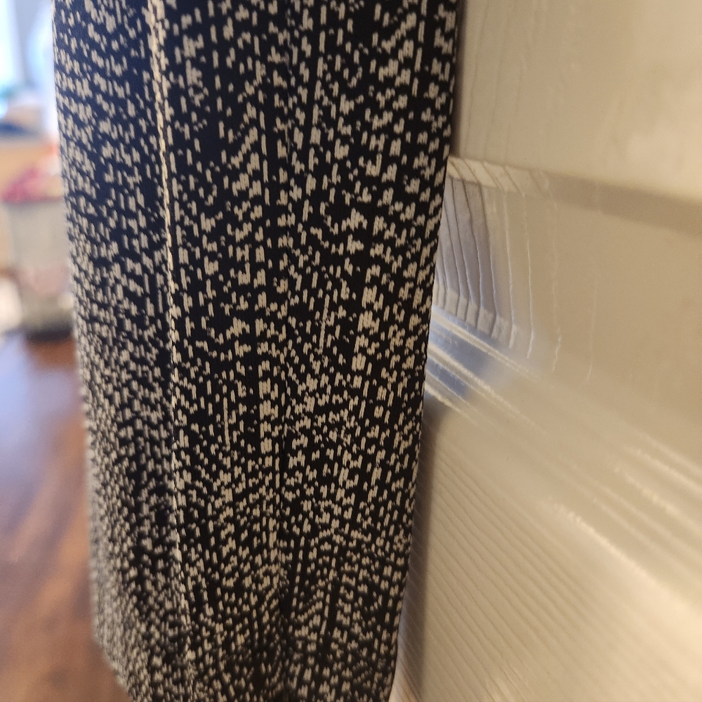 🖤 Athleta Black and White Patterned Leggings - Picture 4 of 7